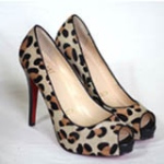 크리스찬 루부탱 레오파드 송치 힐