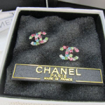 샤넬 귀걸이 신상 핑크