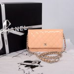 샤넬 페이던트 WOC 연핑크/은장