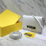 펜디  3BAGUETTE 화이트