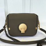 끌로에  63022 카키