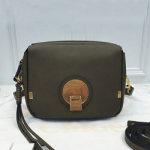 끌로에  63022 카키