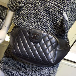 샤넬 램스킨 힙색 실버