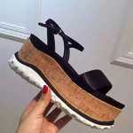 미우미우 샌들 브라운