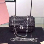 미우미우  체인 숄더백RT0636