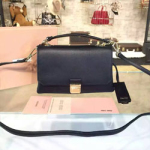 미우미우신상소프트핸드백 5BD017