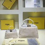 펜디 미디움 양털 크로스백 2590