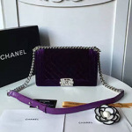  샤넬 벨벳 보이백