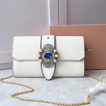 미우미우 매드러스 클러치