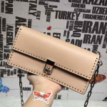 발렌티노 락스터드 클러치 가방