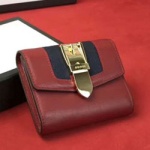 구찌 지갑 476081