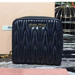 미우미우 가죽 지갑 5M0522