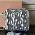 미우미우 가죽 지갑 5M0522