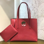 펜디 컬러의 가죽 쇼퍼백 8BH348