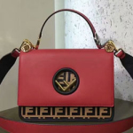 펜디 가죽 플랩백 8BT2820