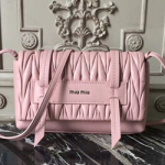 미우미우 그레이스 럭스 가죽 숄더백 5BD076