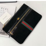 구찌 스웨이드 클러치백 517751