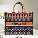 크리스찬디올 멀티컬러 자수 장식 패브릭  백 (이니셜 가능)