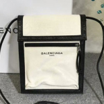 발렌시아가 크로스백 180912