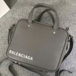 발렌시아가 트라이앵글 스퀘어 백 