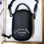 크리스찬디올  송아지 가죽 백  DR18131