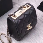 샤넬 클래식 캐비어  MINI 11cm C-181213