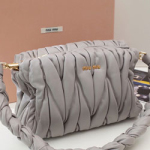 미우미우 숄더백 5BC022