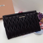 미우미우 클러치 RP0390