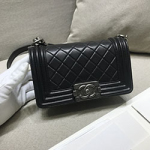 [스페셜] 샤넬 보이백 램스킨 스몰 은장  C-201811-84