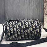 크리스찬디올  “롤러” 클러치 백 190604