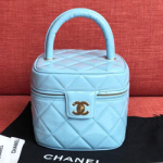 샤넬 드로스트링 핸드백 AS0325