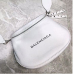 발렌시아가 크로스백 190629