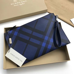 버버리  클러치백 036132