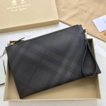 버버리  클러치백 036132