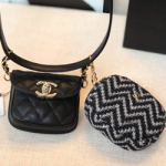 샤넬 19 웨이스트 백 AS200318