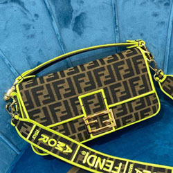 펜디 플랩백 772S