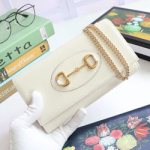 구찌 크로스백  621888