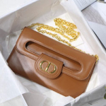 크리스찬디올 크로스백 M8018