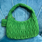 미우미우 숄더백 5BC108