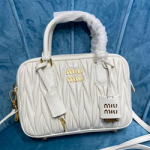 미우미우 숄더백 5BB124