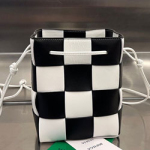 보테가 베네타 숄더백 680218