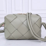 보테가베네타 크로스백 709417