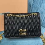 미우미우 숄더백 5BP065