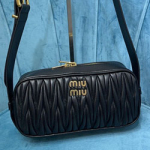 미우미우 숄더백 5BC158