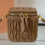 미우미우 숄더백 5NR018