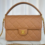 샤넬 핸드백 22cm AS5166