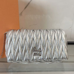 미우미우 숄더백 5BP086