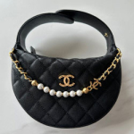 샤넬 플랩 백 AP4584